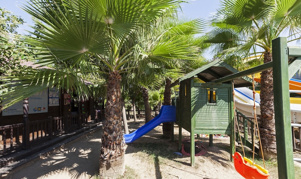 어린이 놀이 공간 - 야외