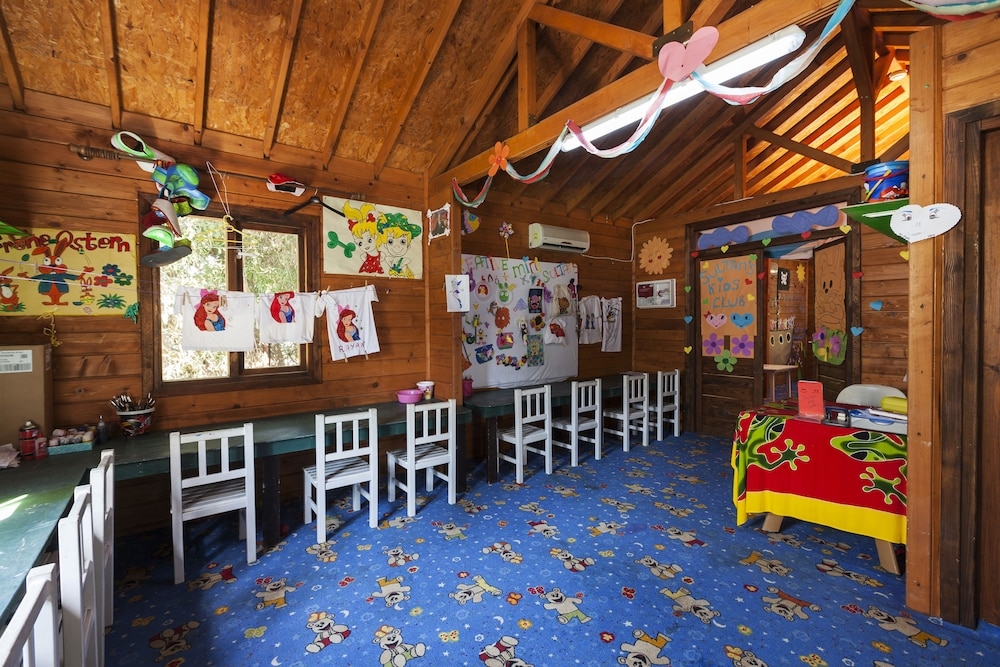 어린이 놀이 공간 - 실내