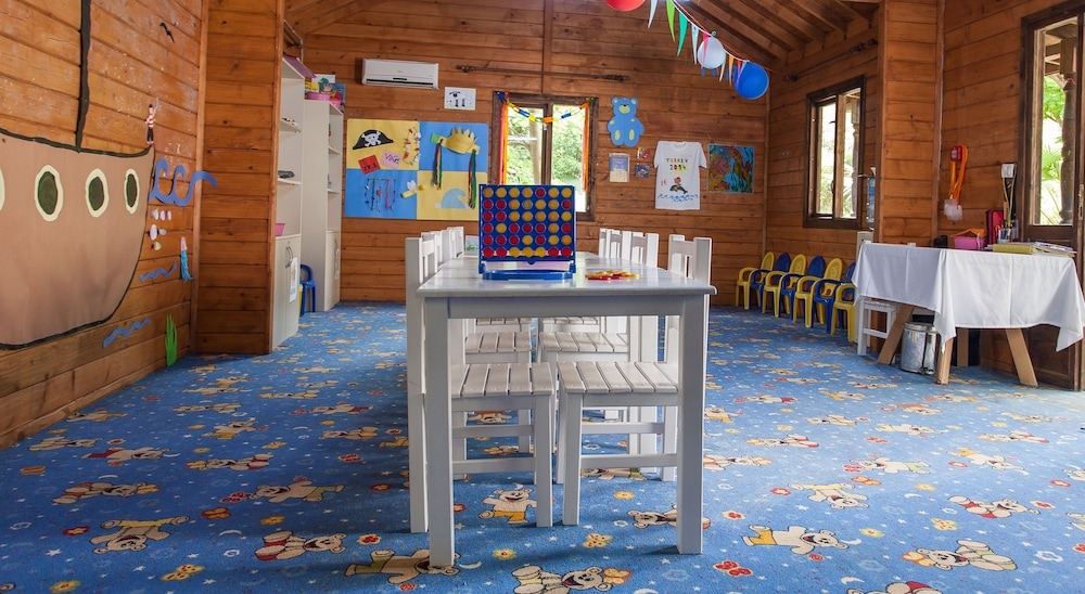 어린이 놀이 공간 - 실내