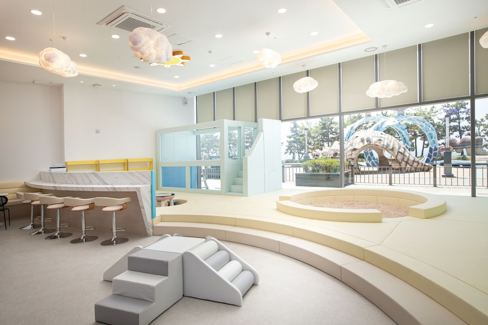 어린이 놀이 공간 - 실내