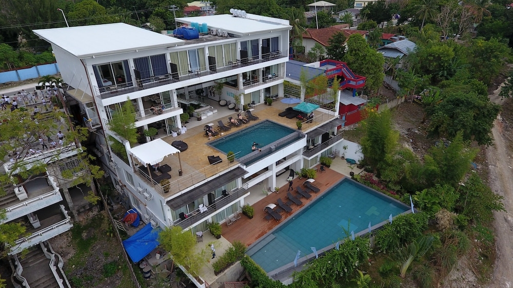 숙박 시설 정면