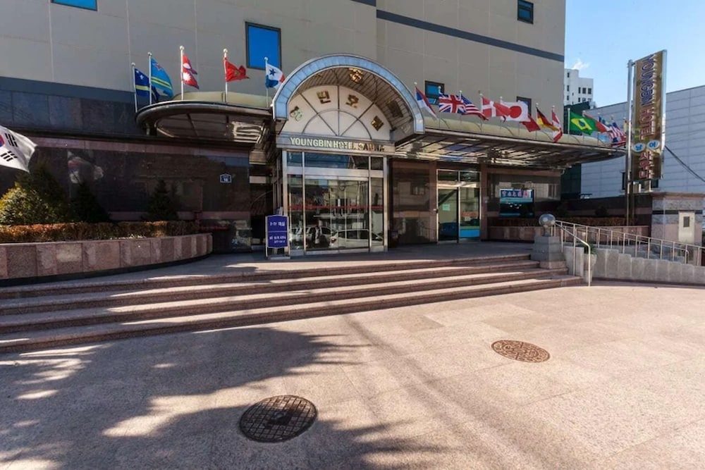 숙박 시설 입구