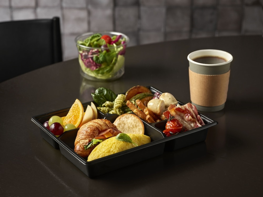 객실 내 식사 공간