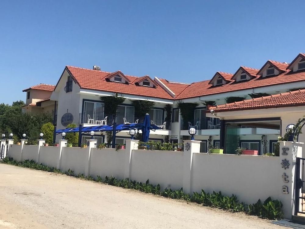 숙박 시설 입구