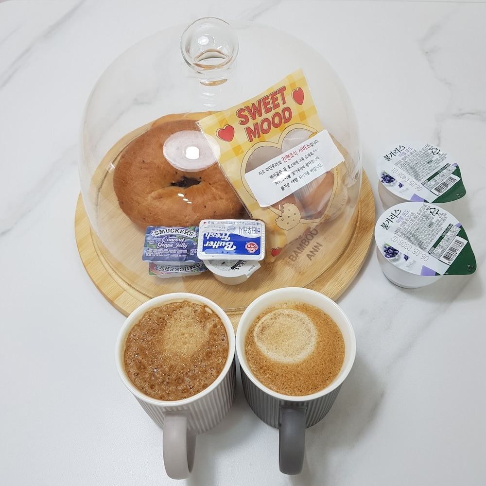 객실 내 식사 공간