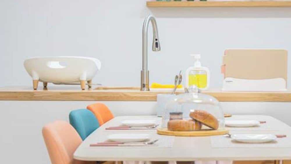 객실 내 식사 공간