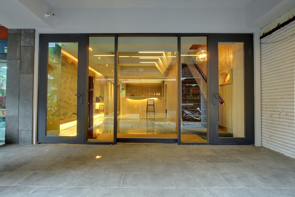 숙박 시설 입구