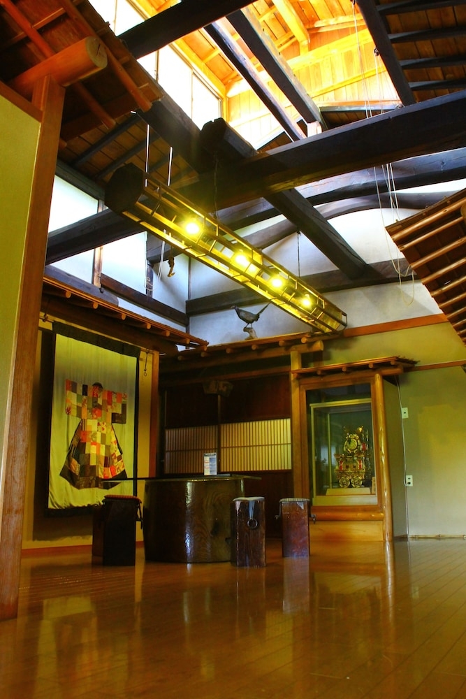 로비 좌석 공간