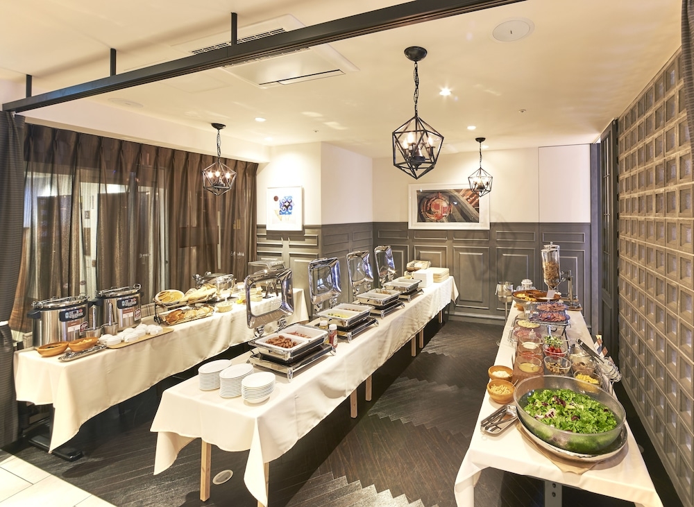 뷔페 아침 식사