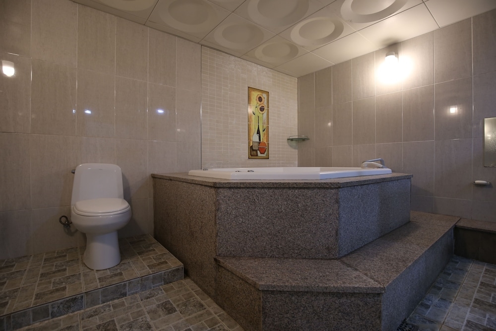 숙박 시설 내 편의 시설/서비스