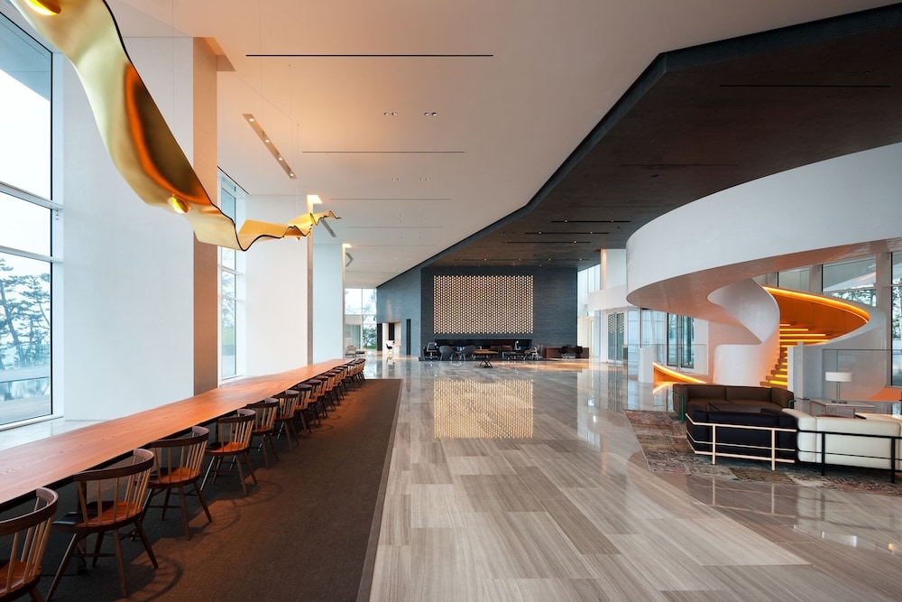 로비 좌석 공간