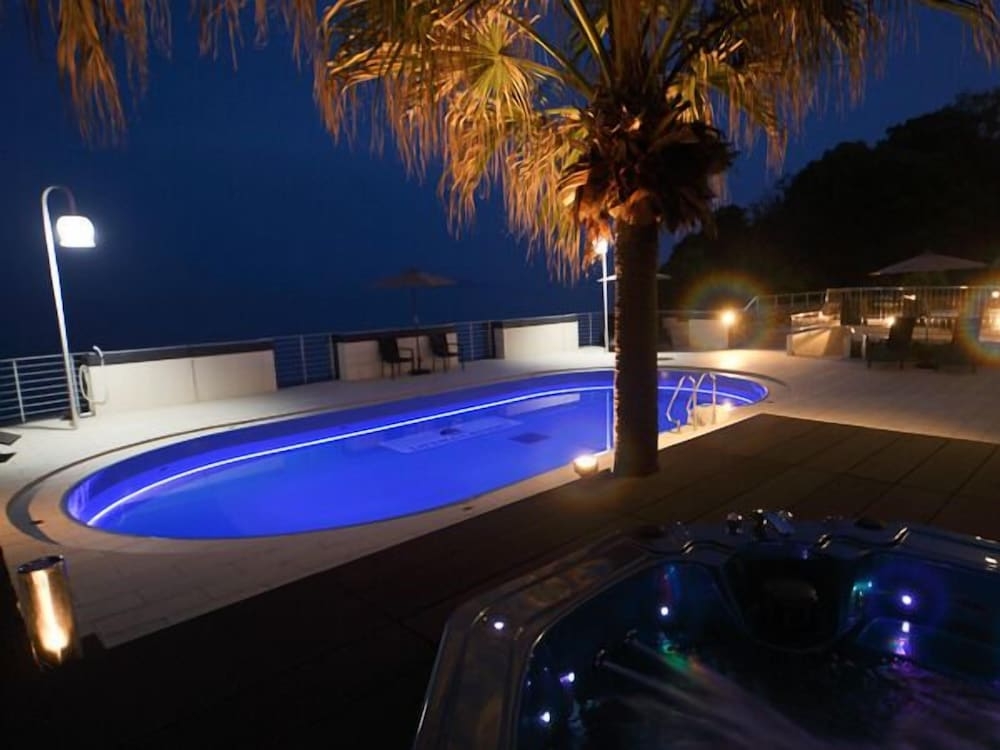 실내/야외 수영장