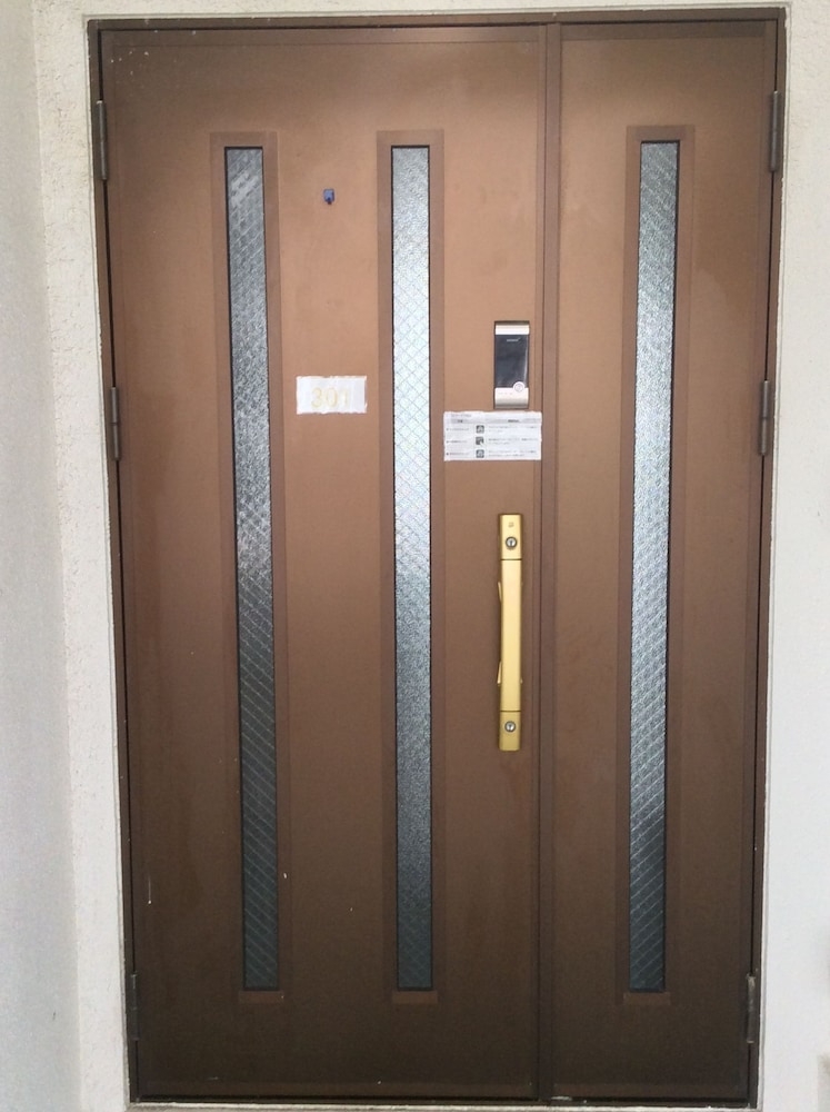 숙박 시설 입구