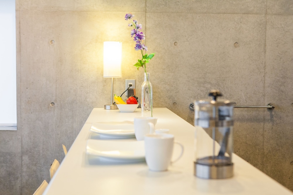 객실 내 식사 공간