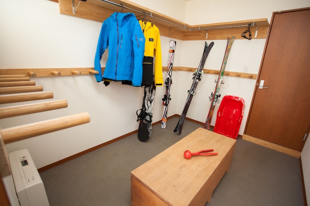 장비 보관 시설