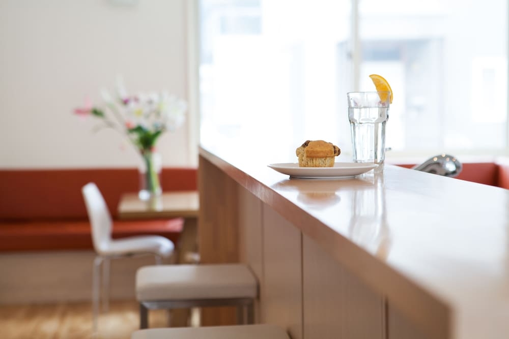 객실 내 식사 공간