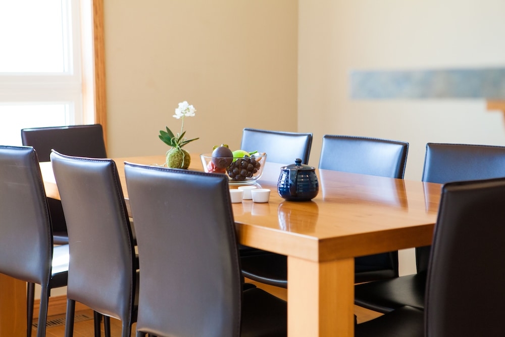 객실 내 식사 공간