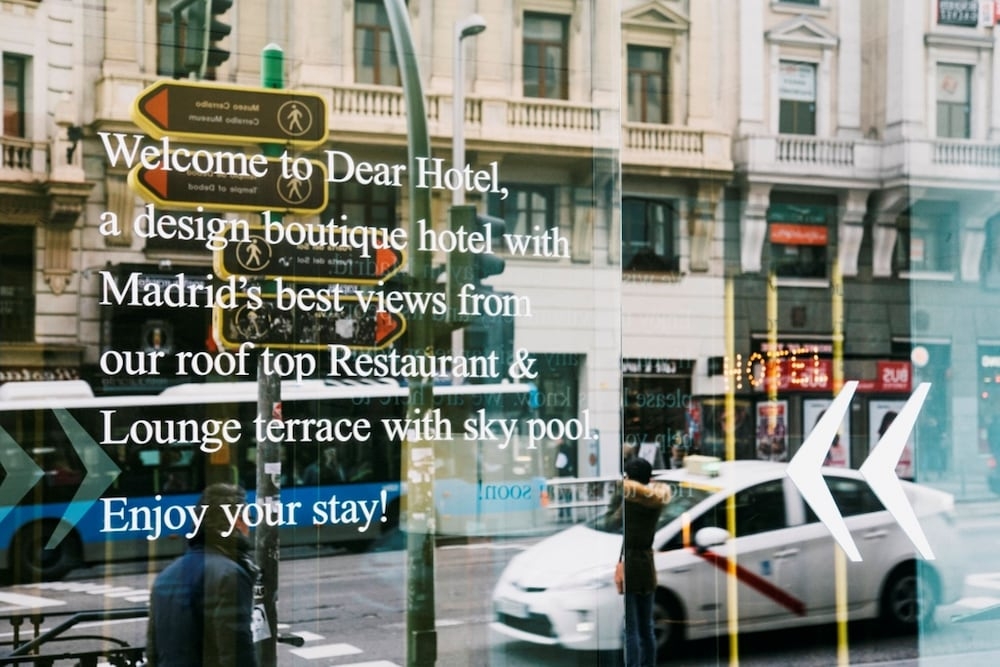 숙박 시설 입구