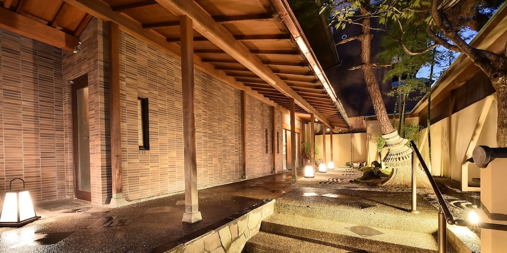 숙박 시설 입구