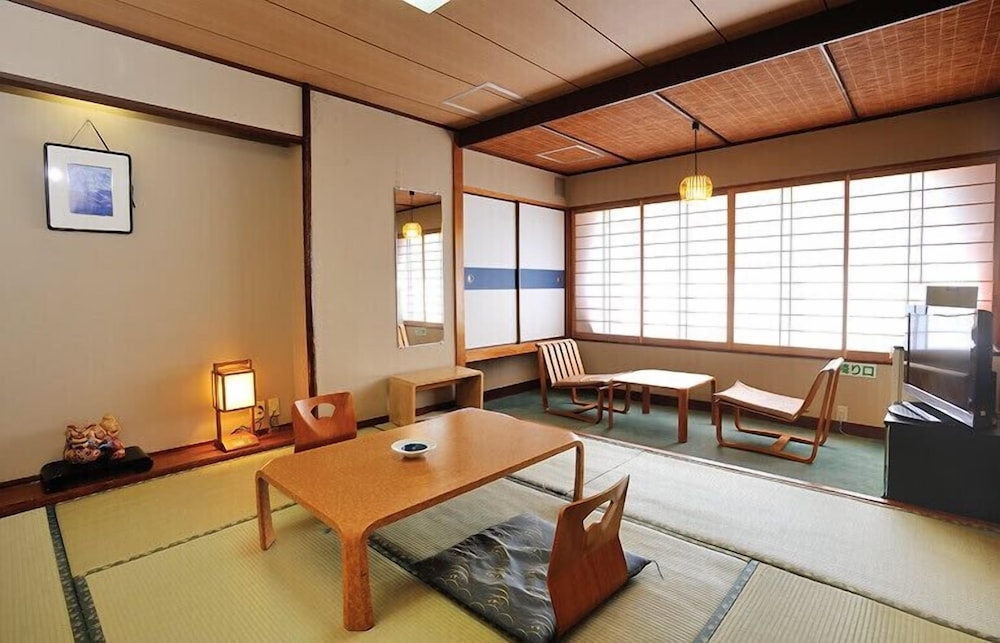 객실 내 식사 공간