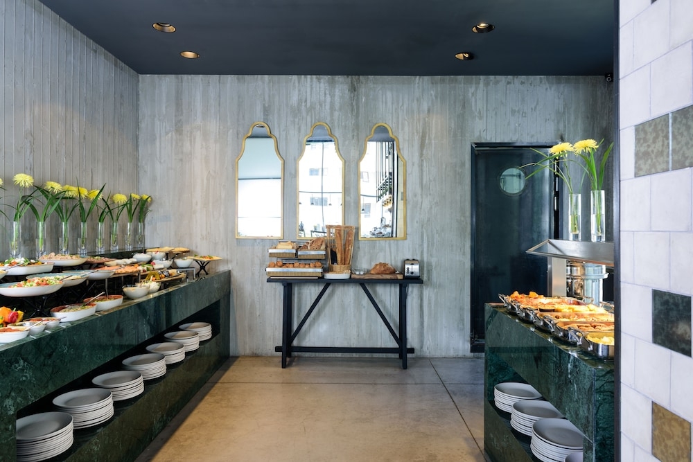 뷔페 아침 식사