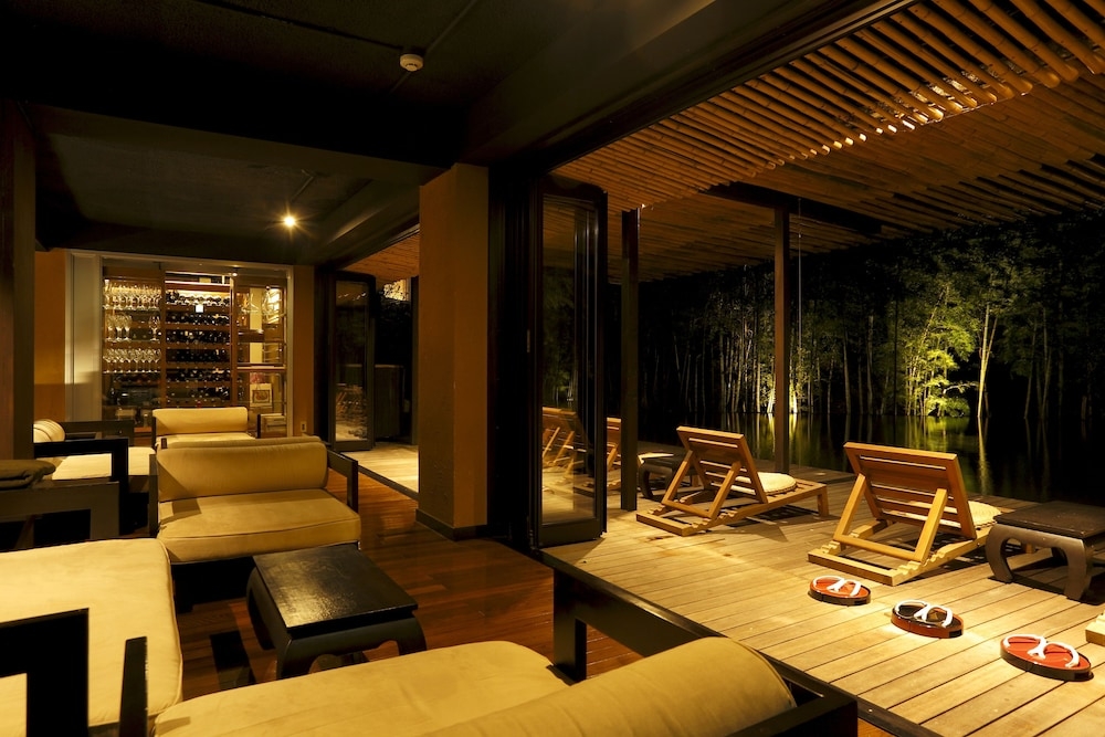 로비 좌석 공간