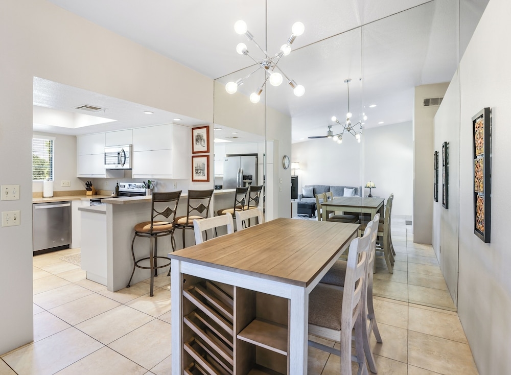 객실 내 식사 공간