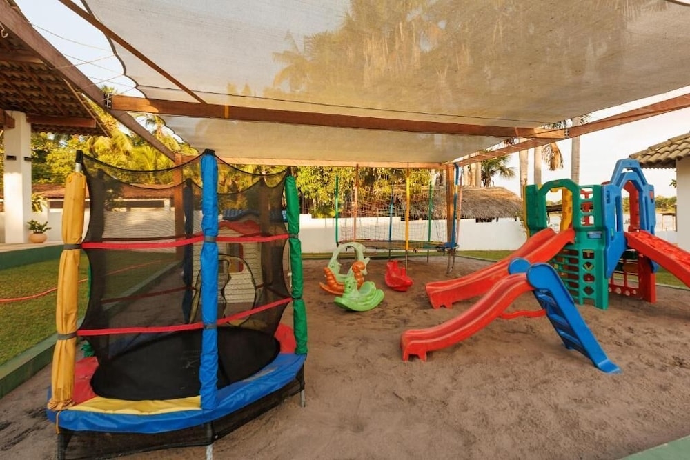 어린이 놀이 공간 - 야외