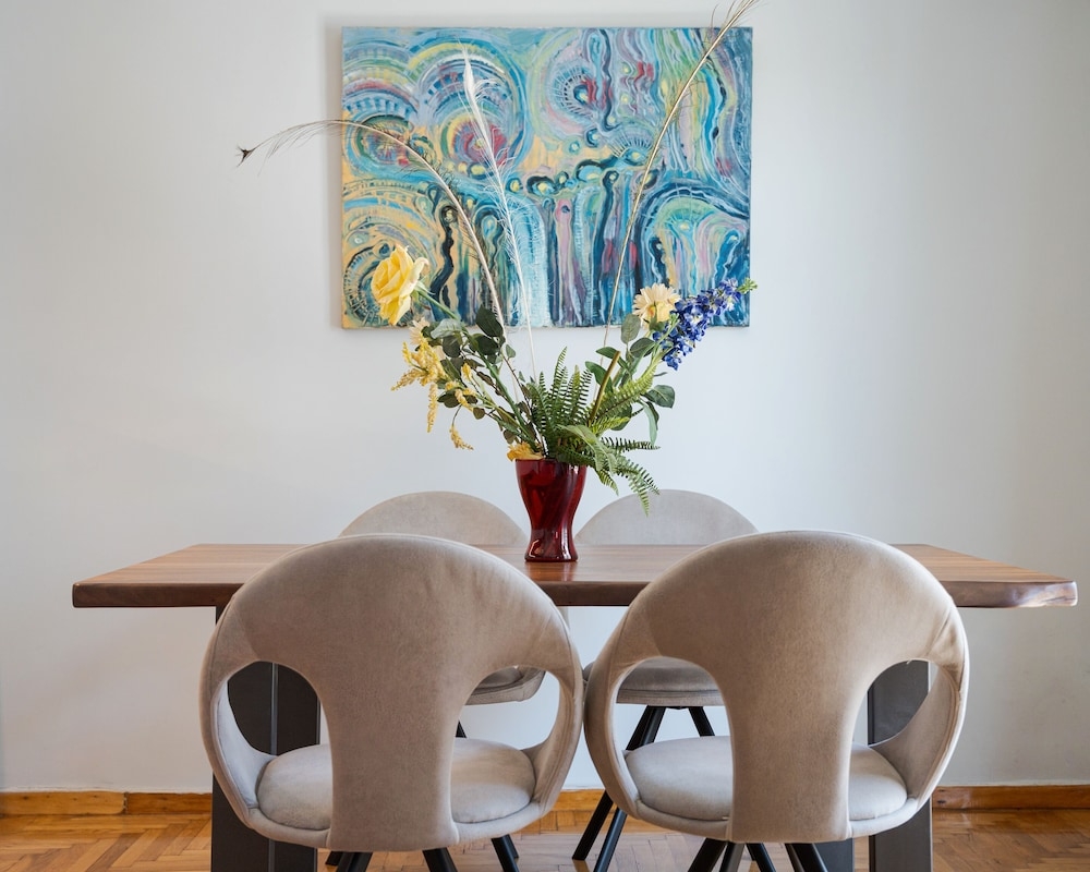 객실 내 식사 공간