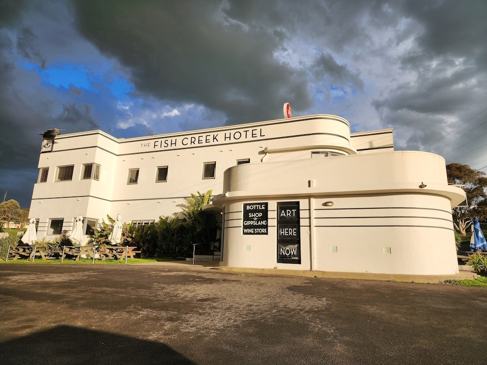 숙박 시설 정면