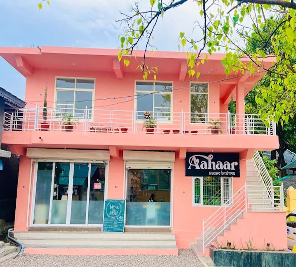 숙박 시설 입구