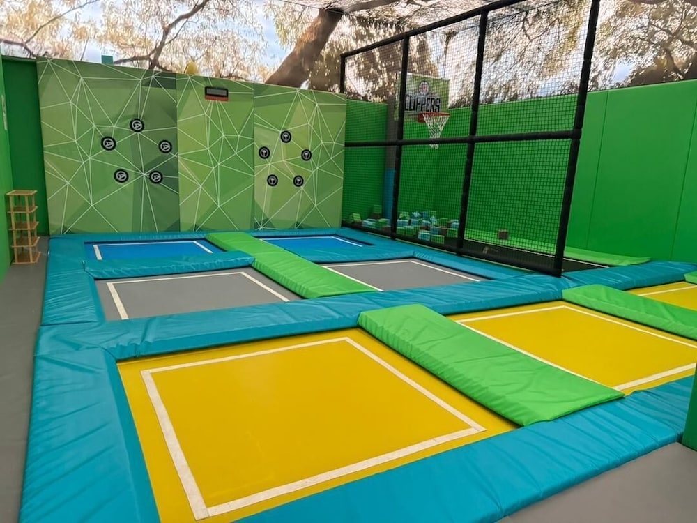 어린이 놀이 공간 - 야외