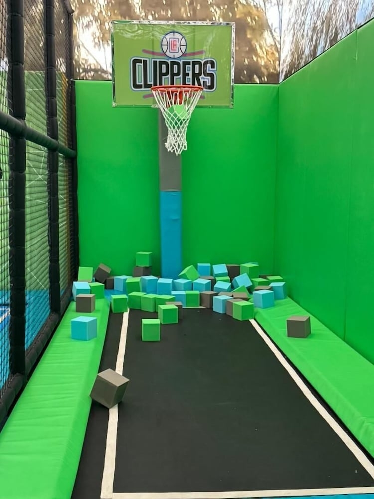 어린이 놀이 공간 - 실내