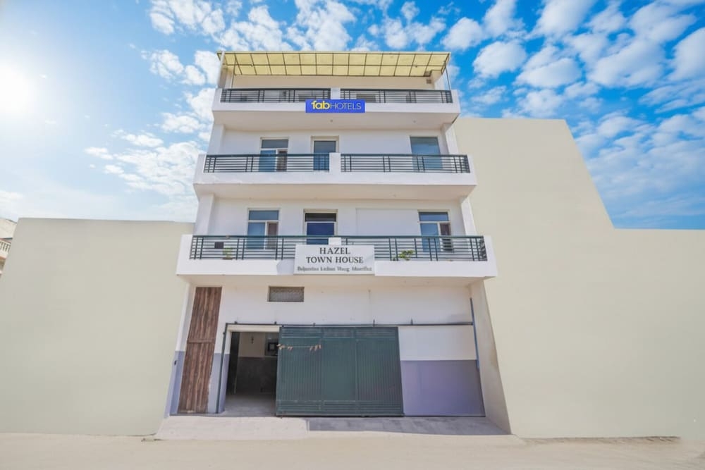 숙박 시설 입구