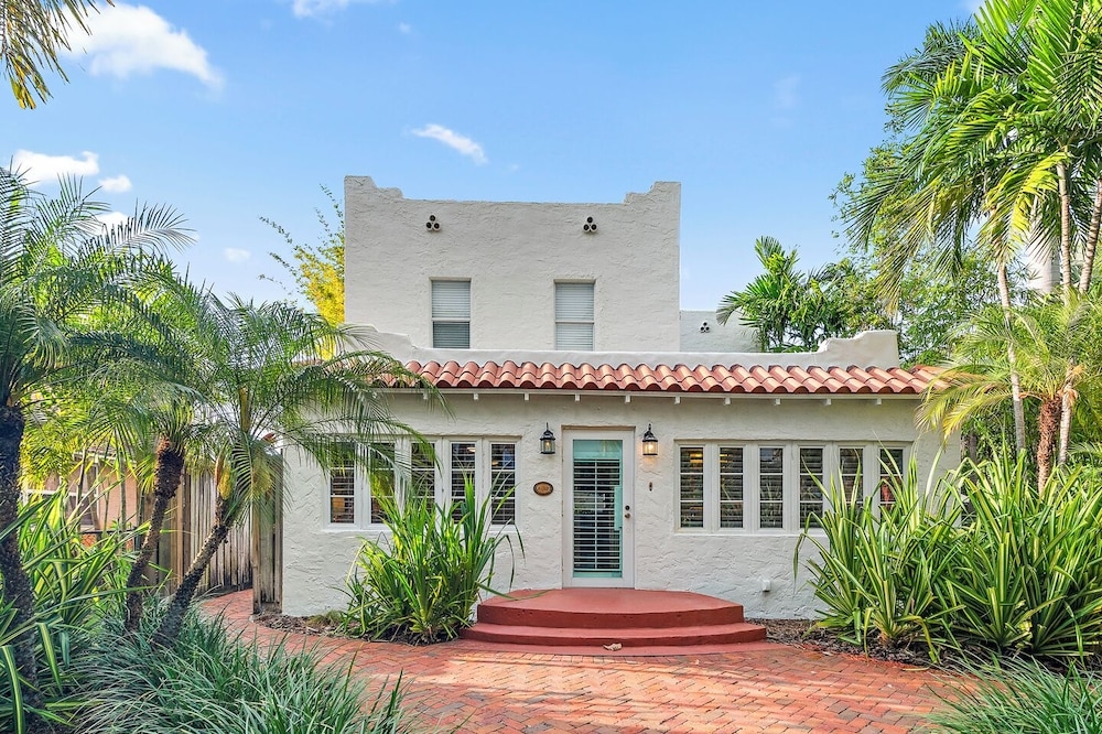 숙박 시설 정면