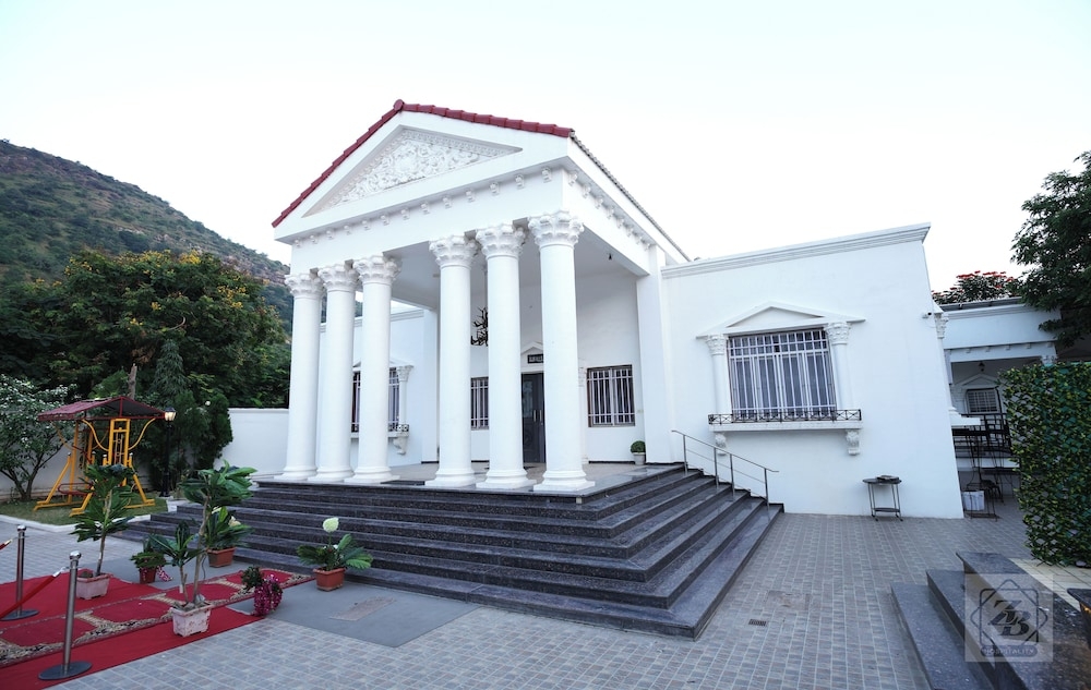 숙박 시설 입구