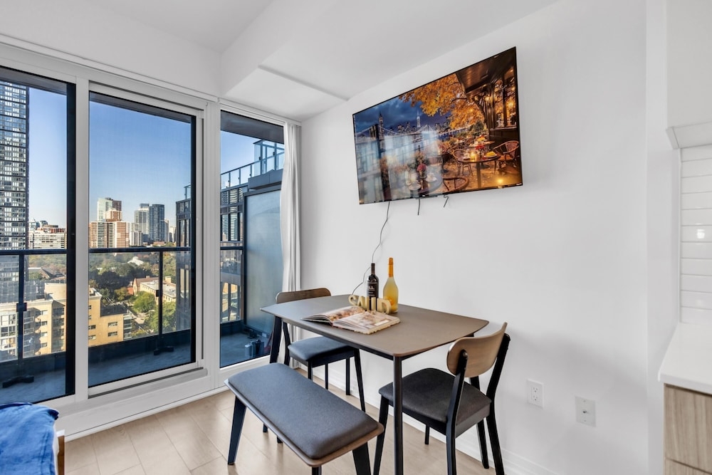 객실 내 식사 공간