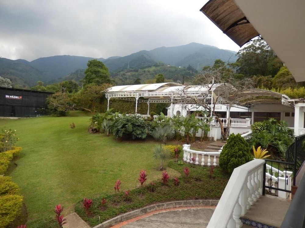 숙박 시설 구내