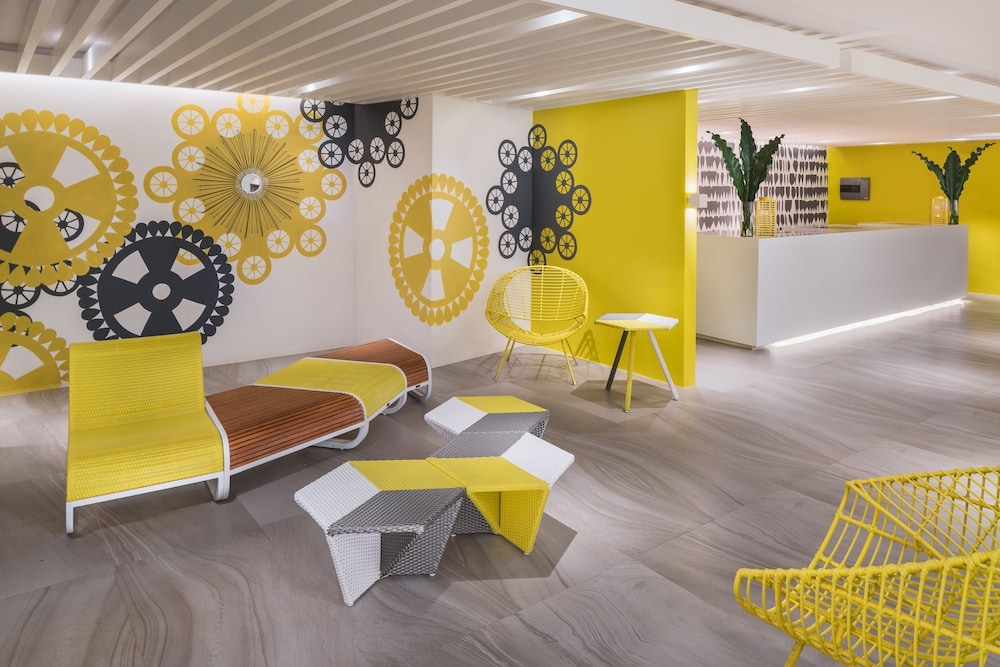 로비 좌석 공간