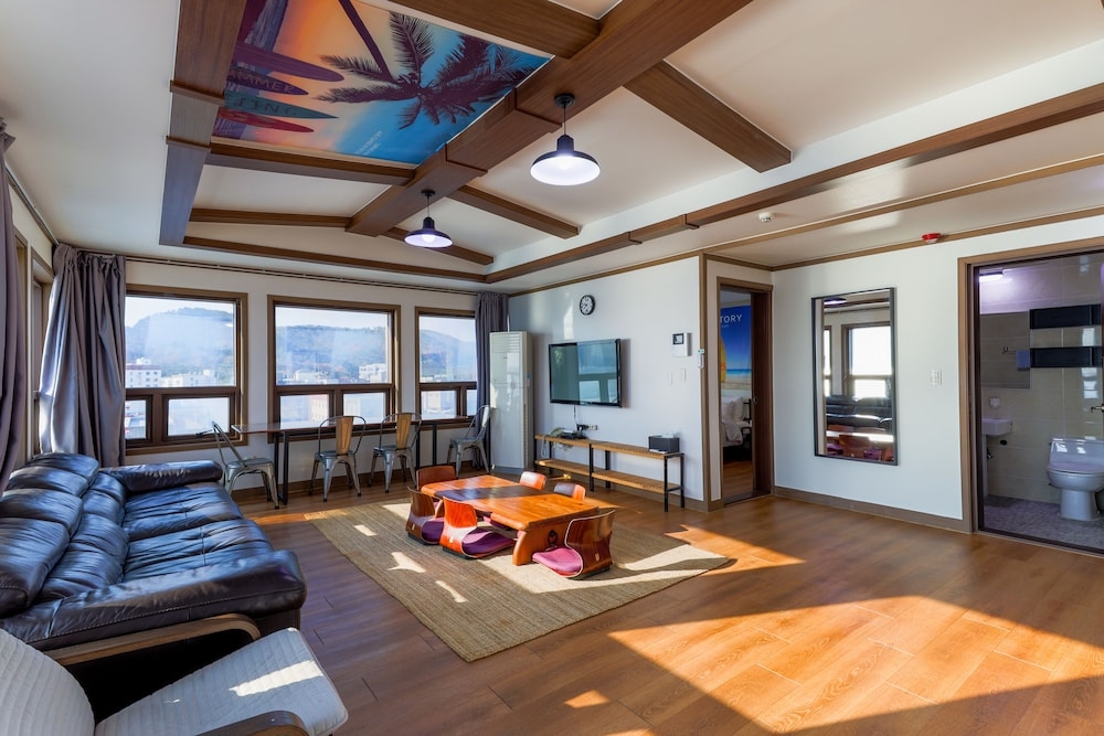 객실 내 식사 공간