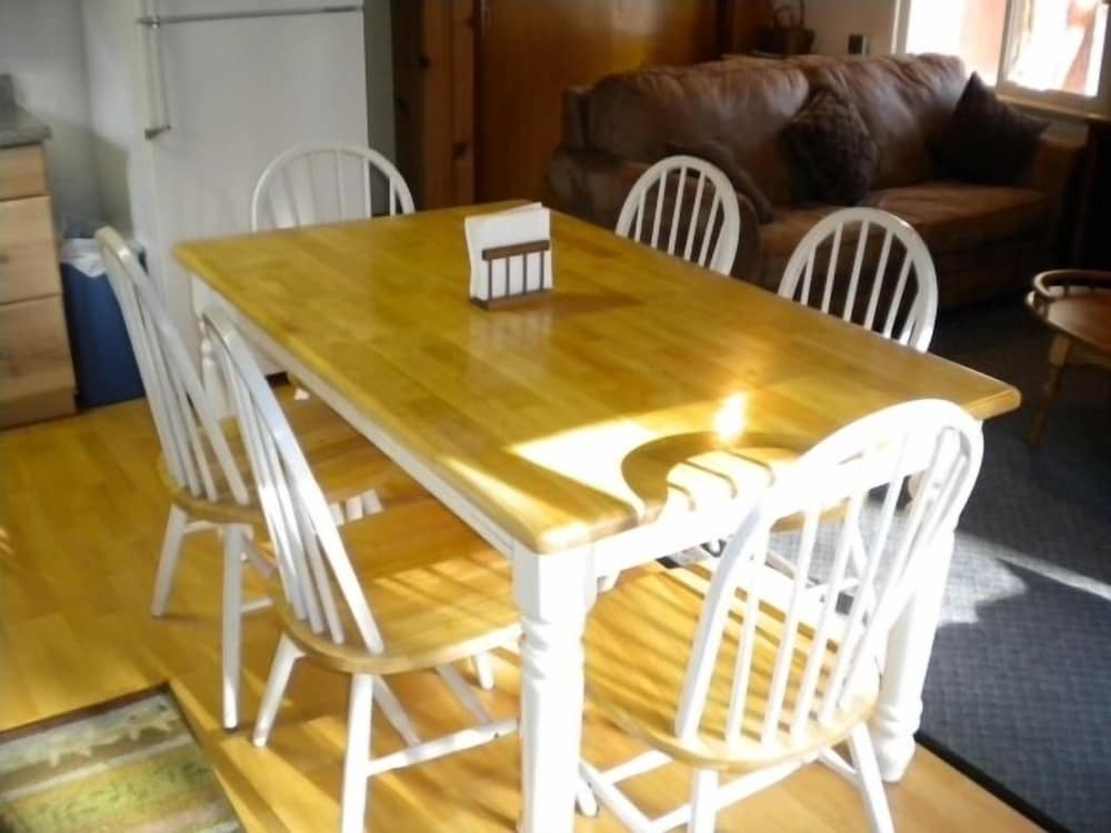 객실 내 식사 공간