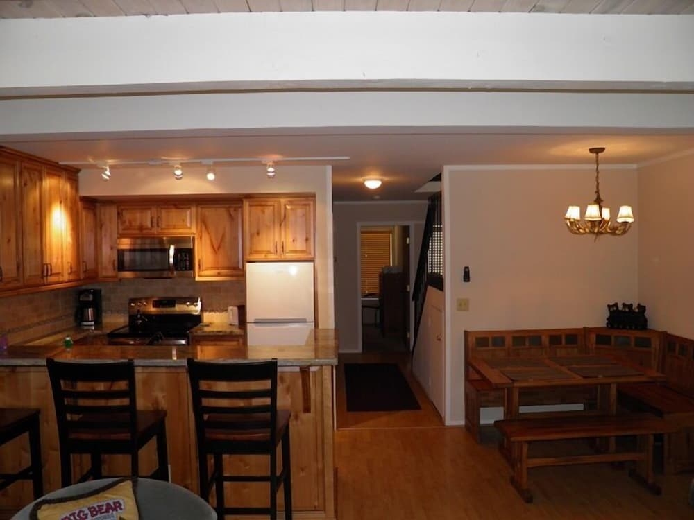 객실 내 식사 공간