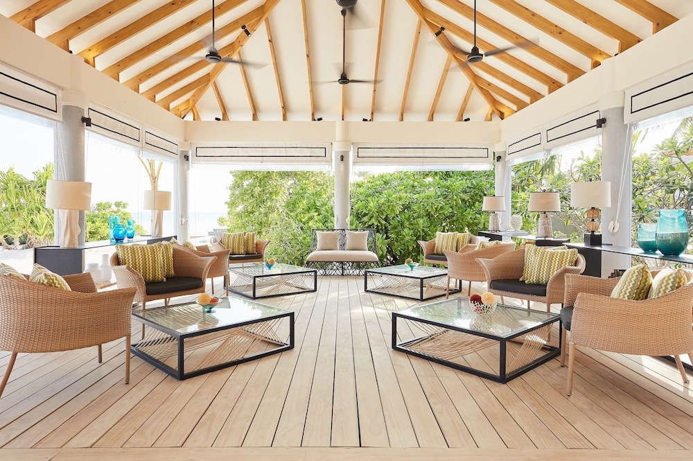 로비 좌석 공간