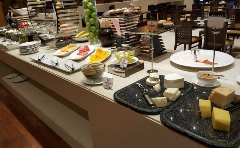 뷔페 아침 식사