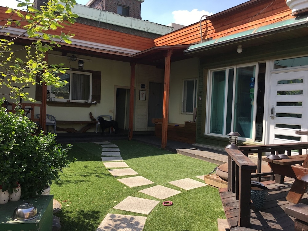 숙박 시설 정면