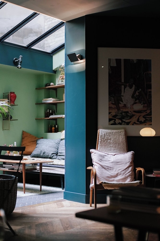 로비 좌석 공간