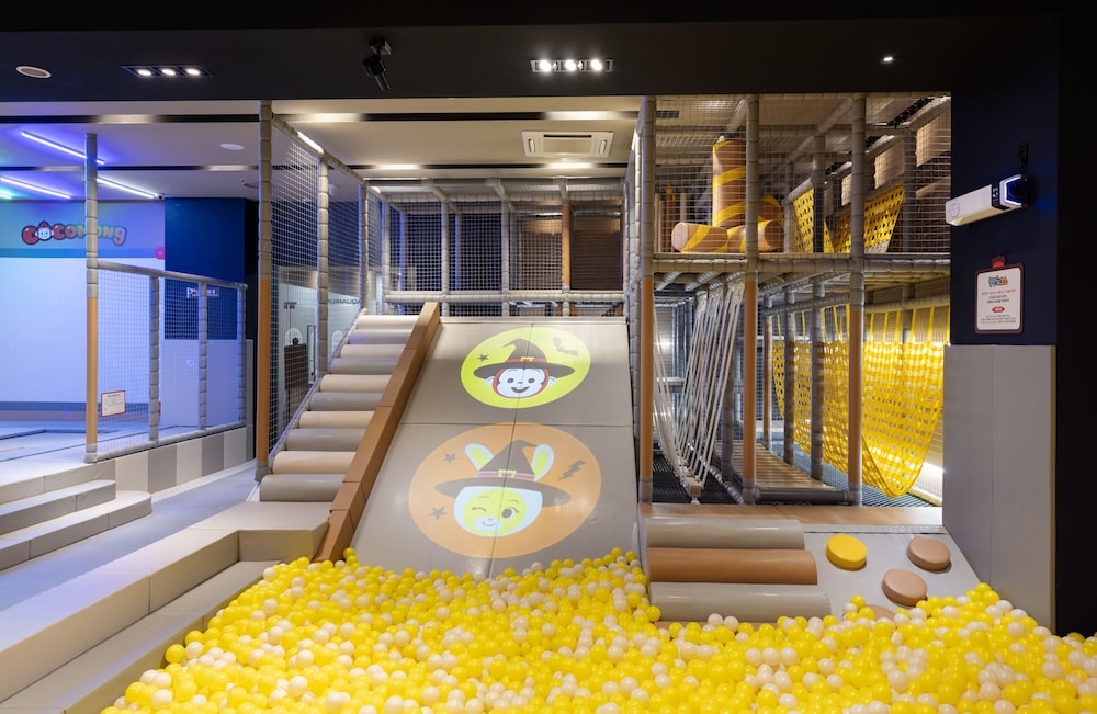 어린이 놀이 공간 - 실내