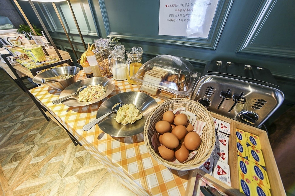 뷔페 아침 식사