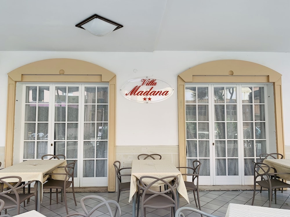 숙박 시설 입구