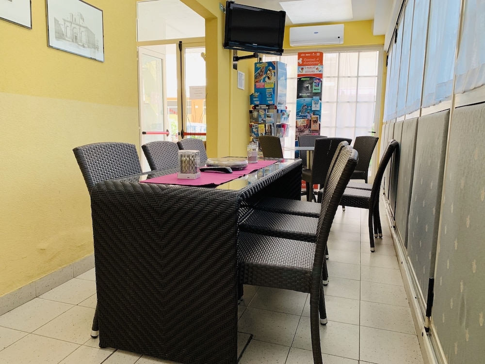 로비 좌석 공간